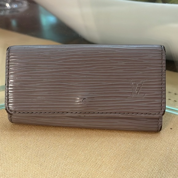 Louis Vuitton Gray Leather Key Holder - Picture 2 of 8